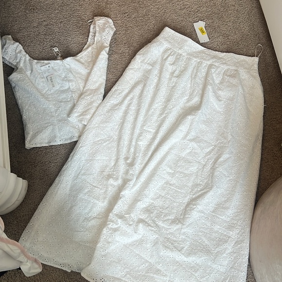 Eyelet top and skirt set - Picture 4 of 4